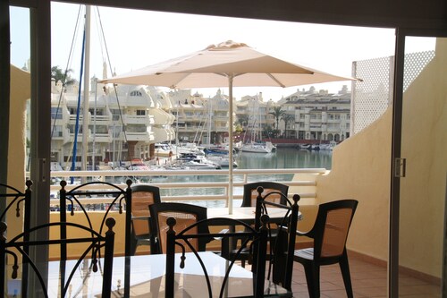 Apartamento en Puerto Marina B32