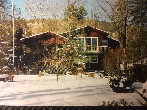 Family-friendly waterfront retreat.
