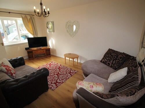 Tongwynlais Cottage by Cardiff Holiday Homes
