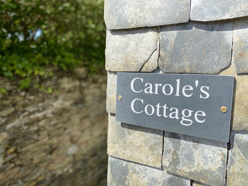 Carole's Cottage in Charlestown, Prime Quiet Location 50yds from the Harbour