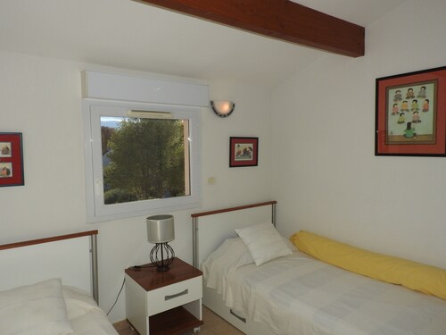 LOCATION APPARTEMENT 54 M2 VUE BATEAUX OMBRE ET SOLEIL. ST CYPRIEN