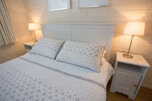 The Blue Door Villa - SCGH- UWA