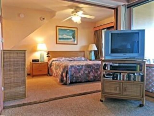 Kaluako'i Resort Cottage 1A Beachfront Rental - Molokai, Hawaii