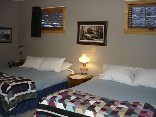Clean and Comfortable Year Round Cottage on Beautiful Lake Vermilion