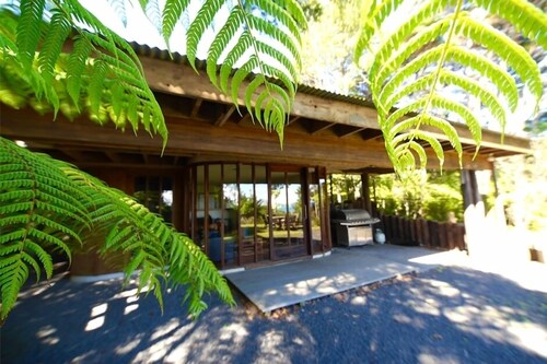 Relaxing Manu Karioi Retreat, Raglan