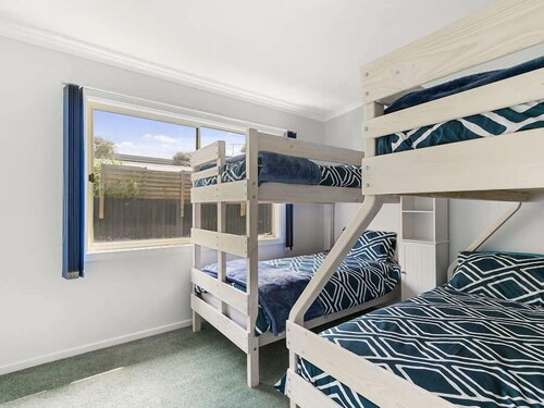 Five bedroom family beachhouse in beautiful Cape Woolamai