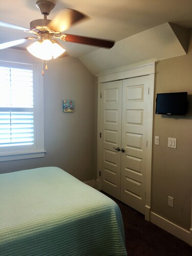 Back to the Beach Bungalow - come enjoy all nature has to offer at the beautiful Emerald Coast
