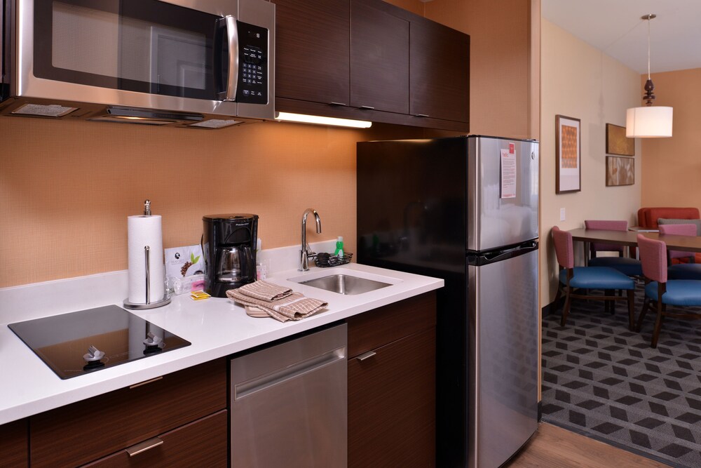 Studio, 2 Queen Beds - Private Kitchen