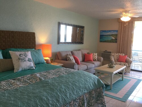 CHECK OUT THE VIEW! Fantastic Affordable Oceanfront Studio - Listen to the Waves