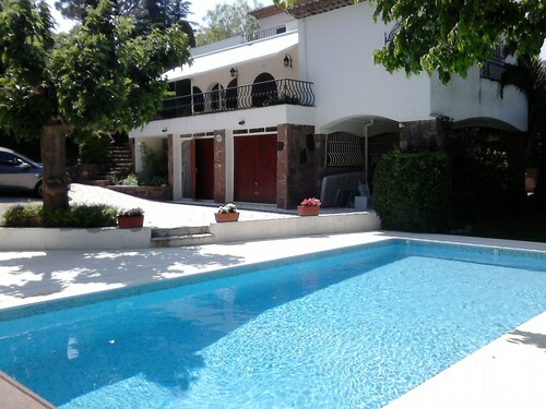 Villa dans le golfe de Saint-Tropez avec piscine privée et à 150 m de la plage