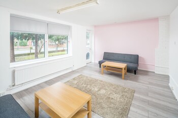 OYO 111 Home Clapham 14 bed HMO
