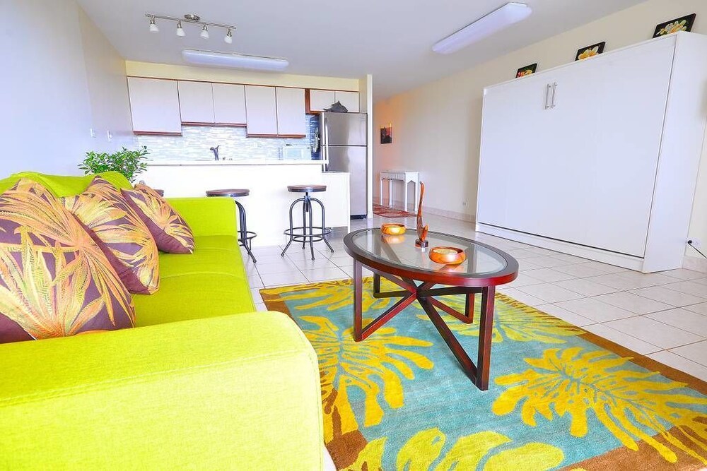 Luxury Condo, Multiple Beds, Non Smoking, Ocean View - In-Room Dining
