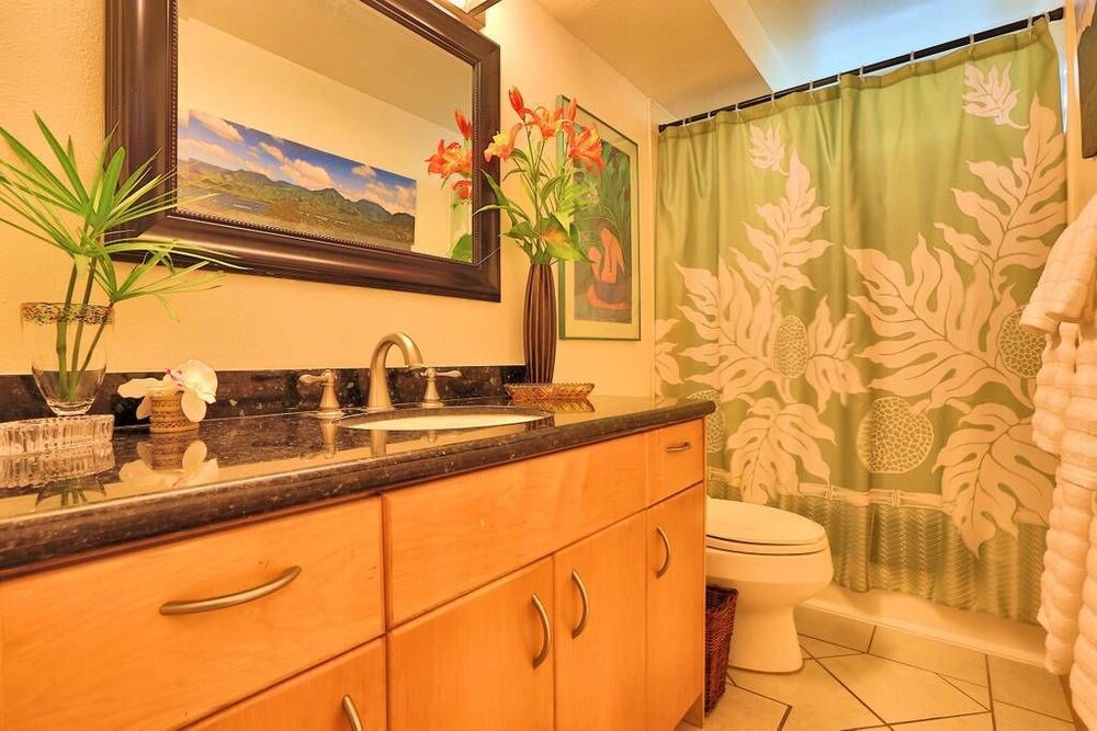 Luxury Condo, Multiple Beds, Non Smoking, Ocean View - Bathroom