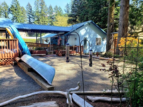 In the heart of Cougar WA. Newly Remodeled. Previously Monfort's BNB