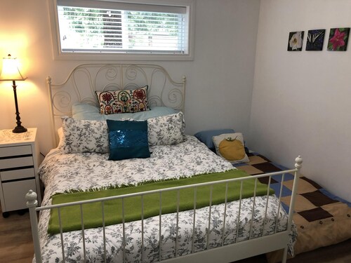 Bike, family and pet friendly accommodation near trails, park & local village