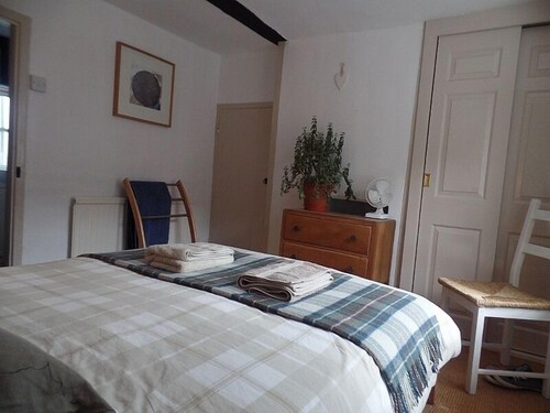 16th Century Cottage Situated Opposite The Medieval Landgate Arch