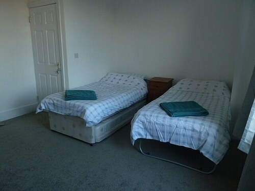 Lovely Light, Spacious Flat With Sea View