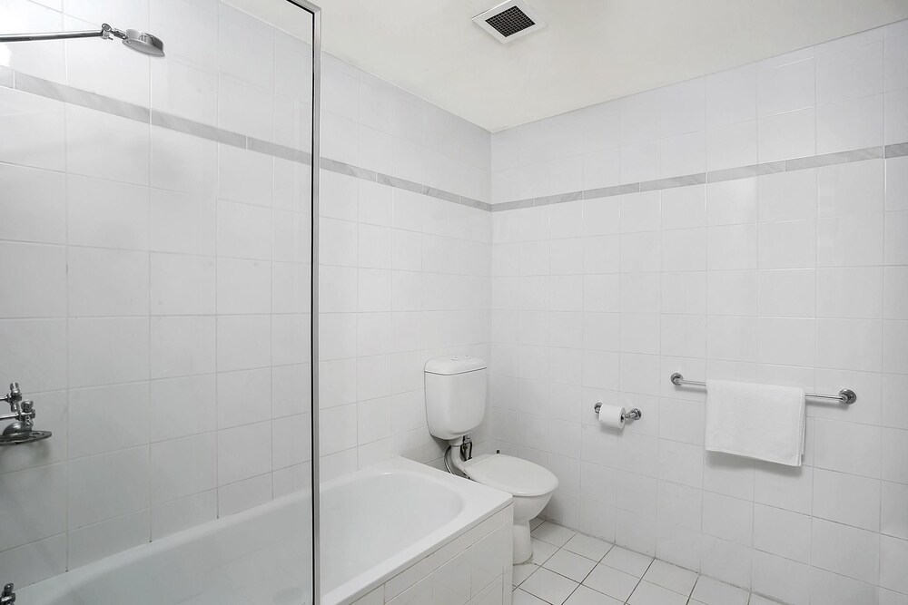 Apartment, 2 Bedrooms - Bathroom