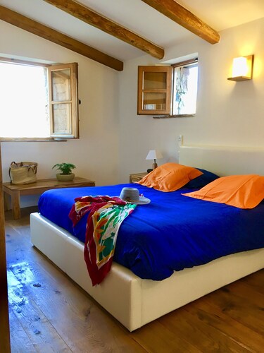 Bergerie de charme tout confort avec piscine. 5/6 pers. À 10 mn de Porto-Vecchio