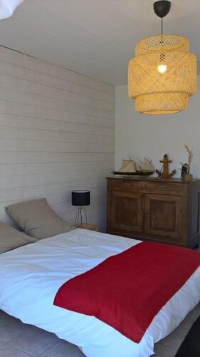 Arcachon bay, relaxation and souvenir villa, beach and port of Cassy at 1 km.