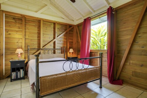 Domaine Tipayoune à Sainte-Anne avec piscine et spa à 50m de la plage