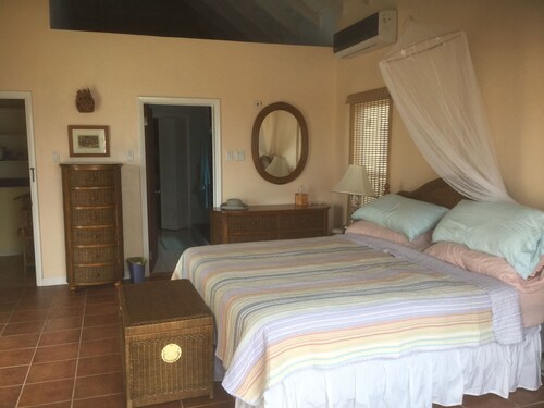 Villa With Stunning Views, Beautiful Beaches