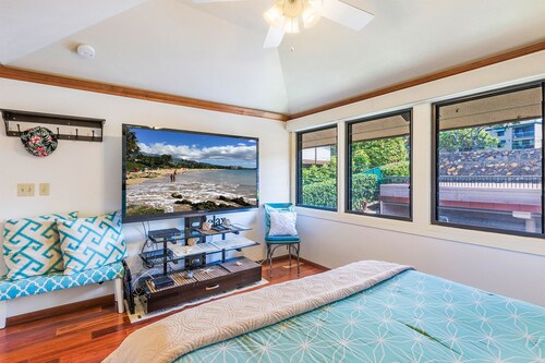Best Kihei Location; Oceanfront with Stunning Views; Spacious 2BR on the Beach!