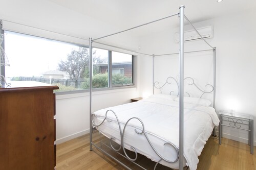 PORTARLINGTON BEACHFRONT with bay views