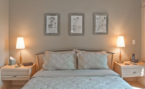 Inn of The Sea Resort 230/330- Includes use of 2 Kayaks