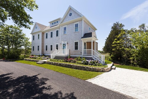 New Luxury Waterfront Home! Great Sunsets & Views, Walk to Beach & Village