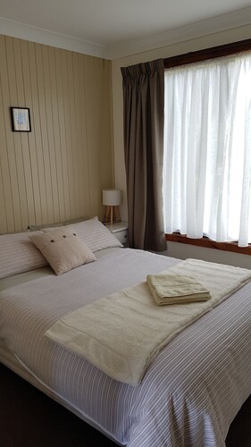 Bed on Bruny Seaside Accommodation