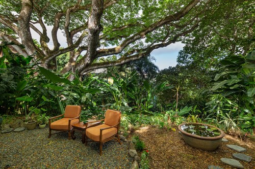 Hale Ulula'au - A peaceful forest retreat