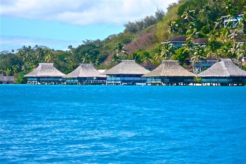 Bungalow one - Brando's World Famous Over Water Bungalow in Bora Bora!