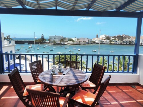 * SPECTACULAR HOUSE IN PRIVILEGED ENVIRONMENT WITH SEA VIEWS, WIFI and Satellite TV