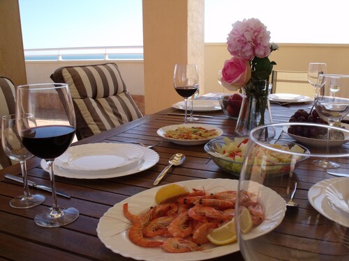 Beach Front Air Conditioned Penthouse with Jacuzzi - Spectacular Views