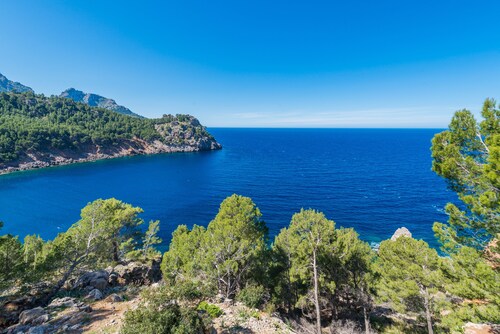 CAN ALEX-CALA TUENT, HOUSE WITH POOL, GARDEN, INTERNET AND KAYAK 4 MIN FROM THE BEACH