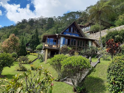 Wooden Lake House, Bedugul