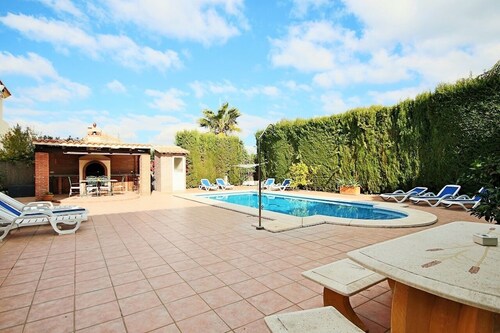 Stunning Villa Private Pool, Table Tennis & Pool Table- 360 virtual tour