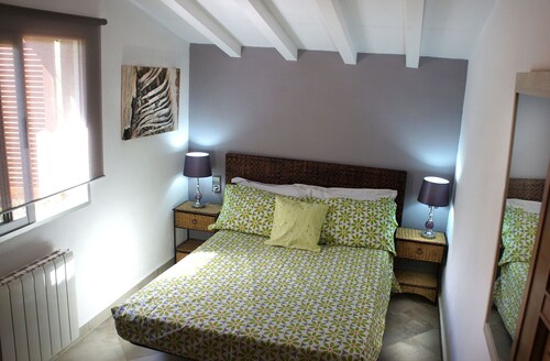 SPECIAL SUMMER OFFER Valencian Villa Beach City. Waterfall Pool & Jacuzzi