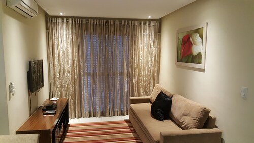 Great Cond. Closed - Security & Concierge 24 Hrs - WIFI - AIR CONDITIONING
