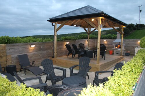 Modern premier house, magnificent sea views, close to the Giants Causeway & golf