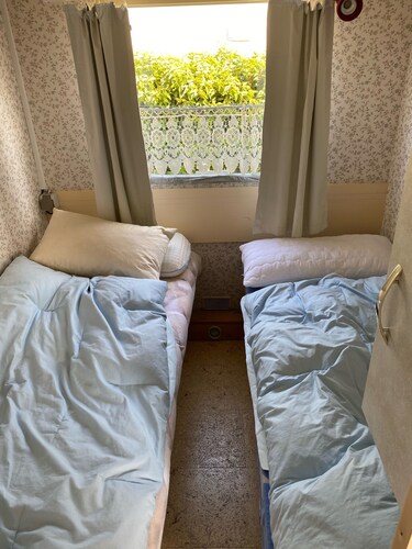 Spacious and friendly caravan in a quiet location close to the beach