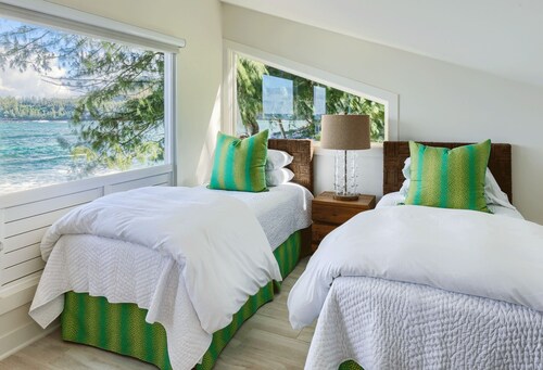 Private Luxury Beachfront Home w/Breathtaking Views: Haena Beach House TVNC#1258