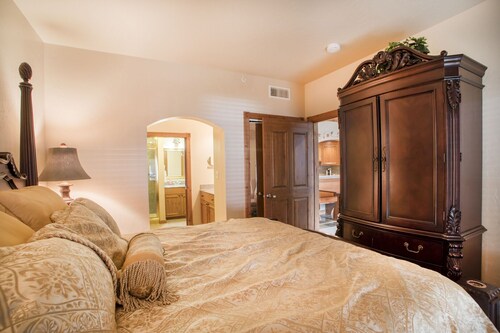 Zermatt Villa 1049 - 2 Bedroom 2 Bath Full Kitchen with Resort Amenities