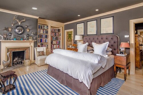 Private Hillside Estate