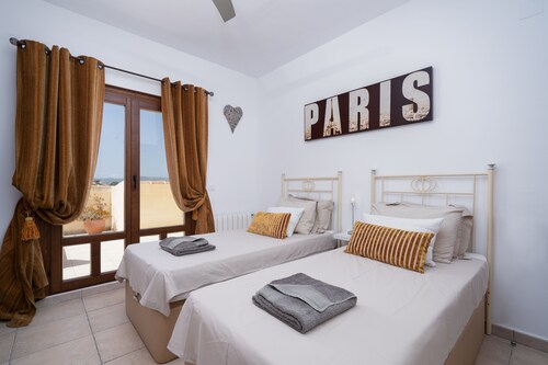Large Luxury Family Villa Moraira, Private Pool, WiFi, A/C,