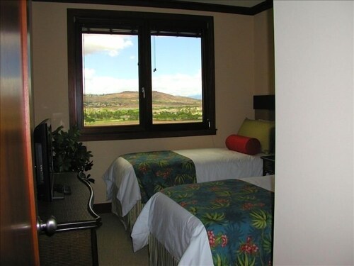 Unforgettable Ko Olina 11th Floor Penthouse, Direct Ocean View