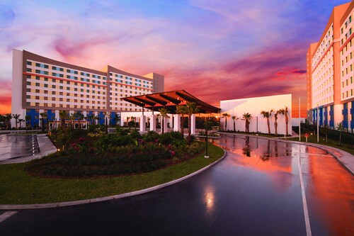 Universal's Endless Summer Resort - Dockside Inn and Suites
