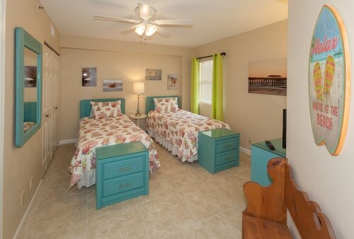 One Ocean Place - Fantastic Oceanfront condo in Garden City Beach, SC
