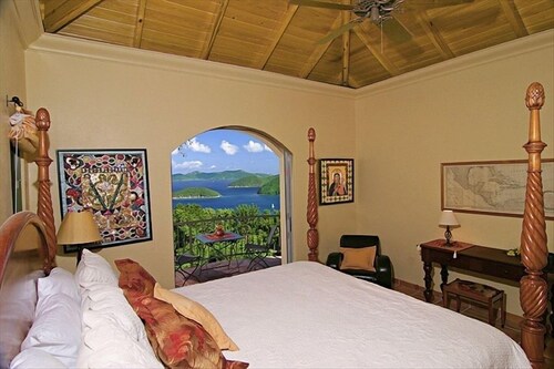 Villa Peace & Plenty - North Shore Views Above Cinnamon Bay